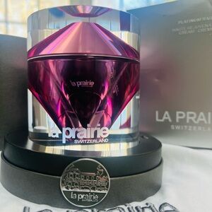 La Prairie Platinum Rare in Vibrant Purple